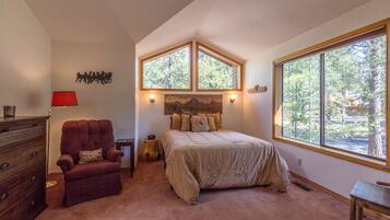 Family Apartment, 3 Bedrooms | Living area | DVD player