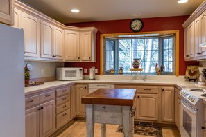 패밀리 아파트, 침실 4개 | 전용 주방 | 냉장고, 전자레인지, 커피/티 메이커