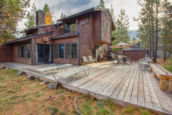 Family Apartment, 4 Bedrooms | Terrace/patio