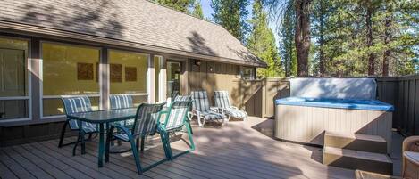 Familienapartment, 4 Schlafzimmer | Terrasse/Patio