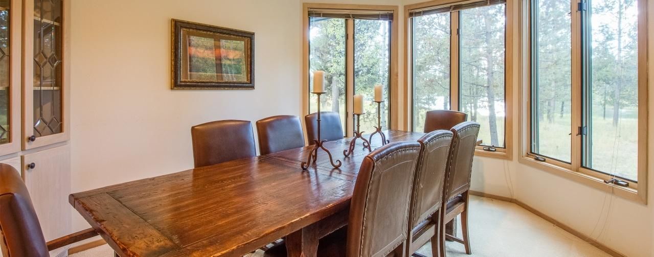Familienapartment, 6 Schlafzimmer | Essbereich im Zimmer