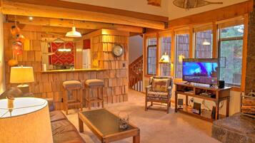 Apartemen Keluarga, 2 kamar tidur | Area keluarga | TV, perapian, dan pemutar DVD