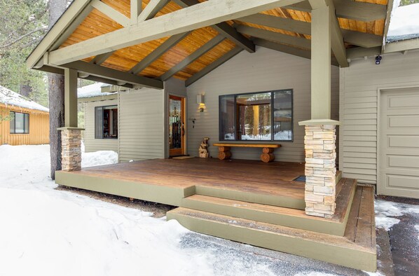 Family Apartment, 4 Bedrooms | Terrace/patio