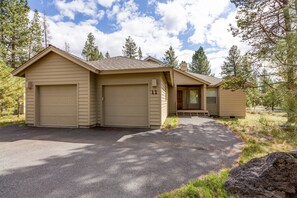 Family Apartment, 4 Bedrooms | Exterior