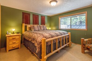Family Apartment, 4 Bedrooms | 4 bedrooms, free WiFi