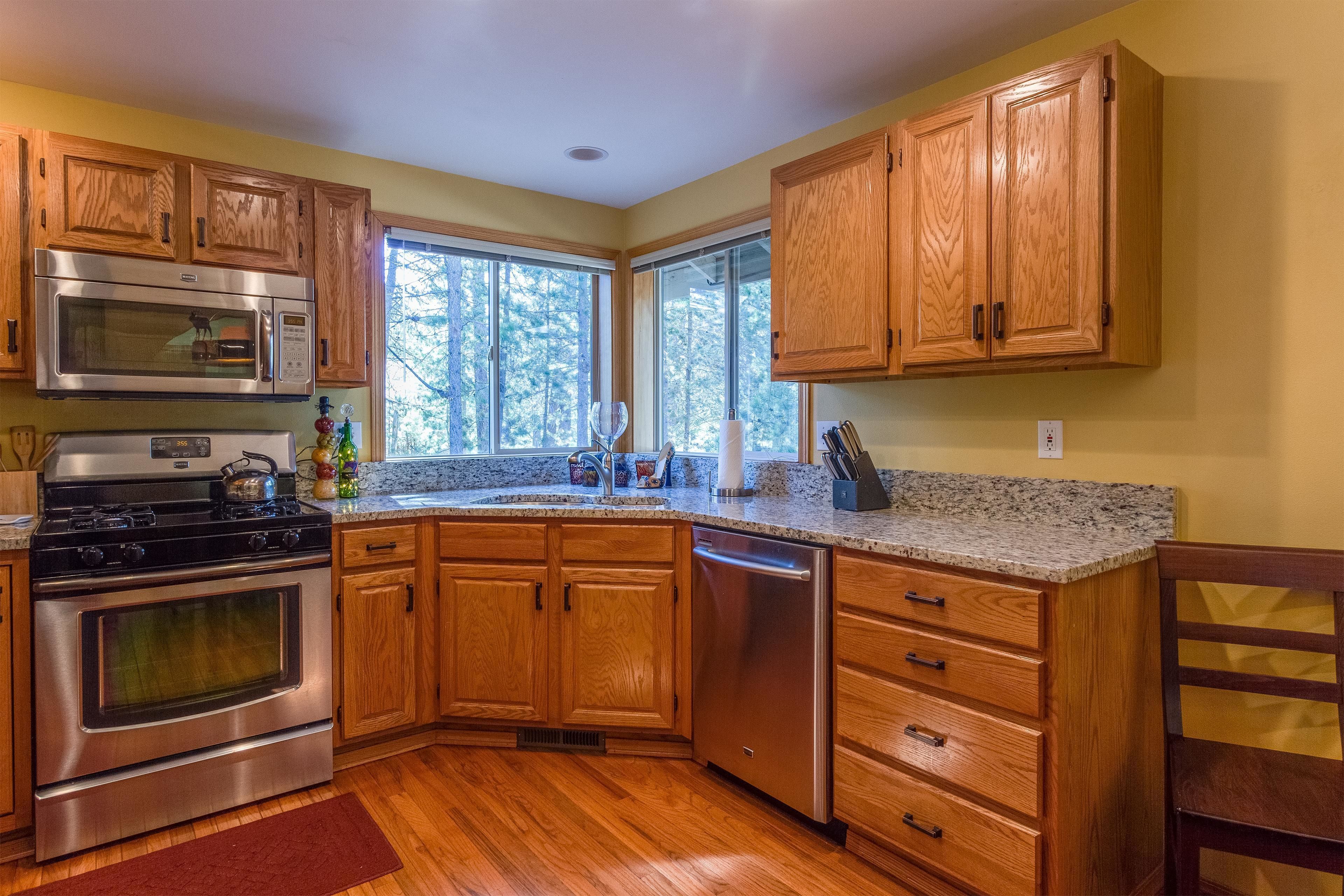 Family Apartment, 4 Bedrooms | Private kitchen | Fridge, microwave, coffee/tea maker