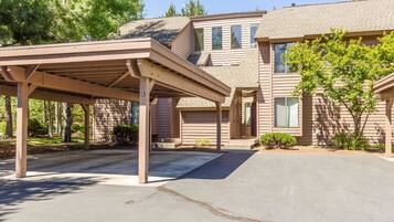 Family Apartment, 3 Bedrooms | Front of property