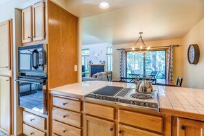 家庭公寓, 3 間臥室 | 私人廚房 | 雪櫃、微波爐、焗爐、爐具