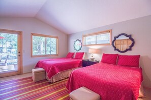 Family Apartment, 4 Bedrooms - Dutchman 17 (Bend)