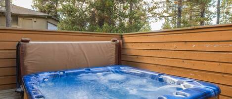 Family Apartment, 3 Bedrooms | Outdoor spa tub
