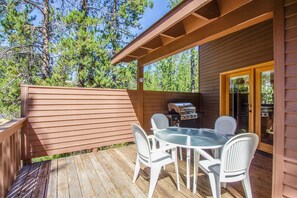 Family Apartment, 3 Bedrooms | BBQ/picnic area