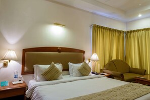Standard Room, 1 Double Bed, Smoking | In-room safe, desk, iron/ironing board, free cribs/infant beds - Quality Inn Palms (Gandhidham)