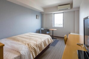 Standard Room, 1 Double Bed, Non Smoking | Premium bedding, desk, blackout drapes, iron/ironing board - Comfort Inn Yokaichi (Higashiomi)