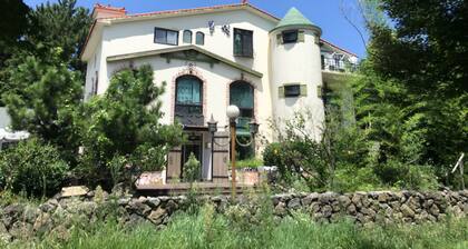 Moncher Guesthouse - Hostel