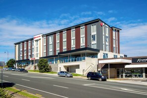Exterior - Ramada Suites By Wyndham Albany (Auckland)