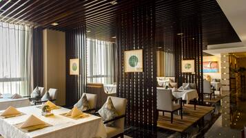 بوفيه فطور يوميًا مقابل رسوم