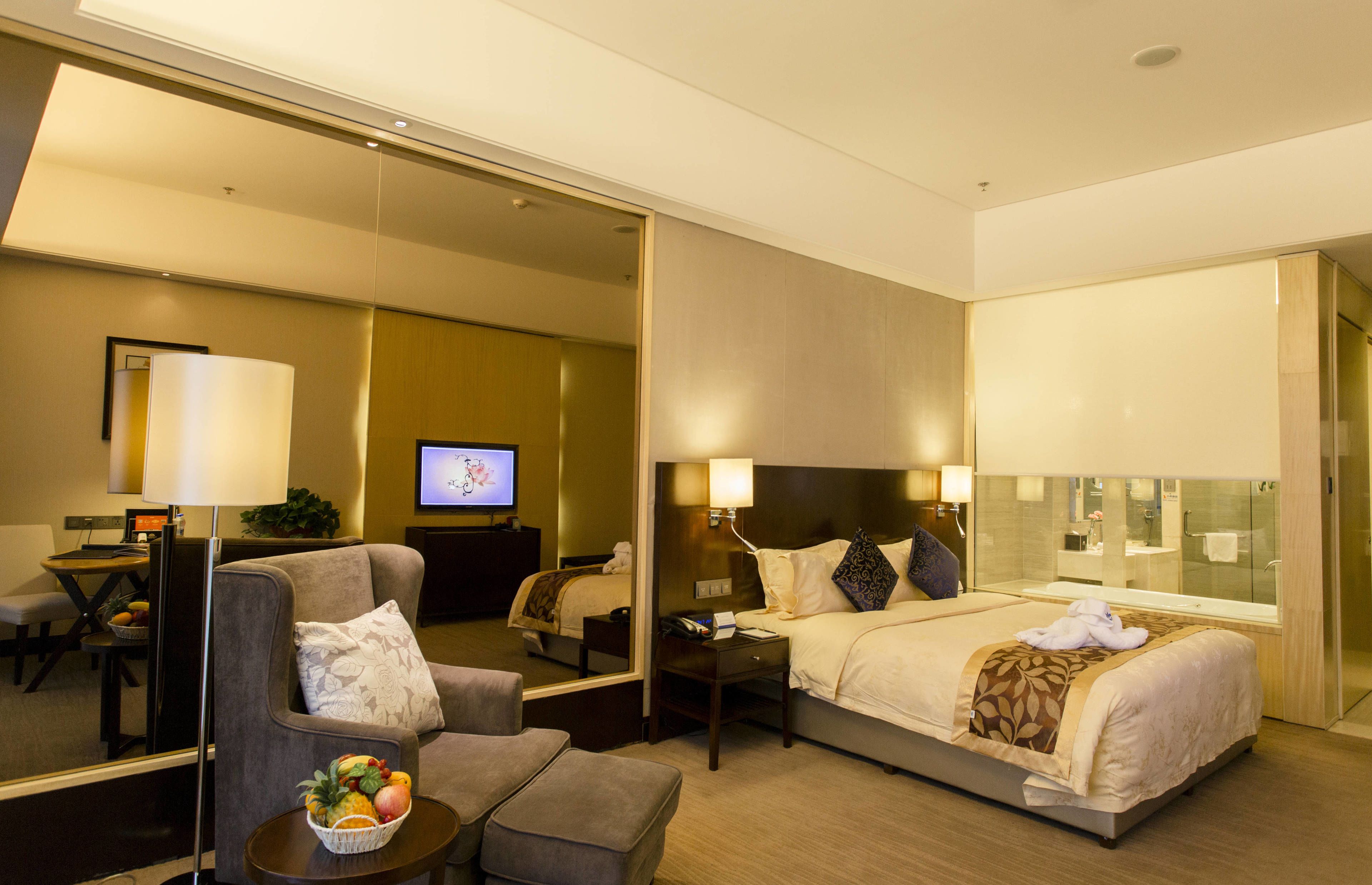 minibar, in-room safe, desk, blackout curtains