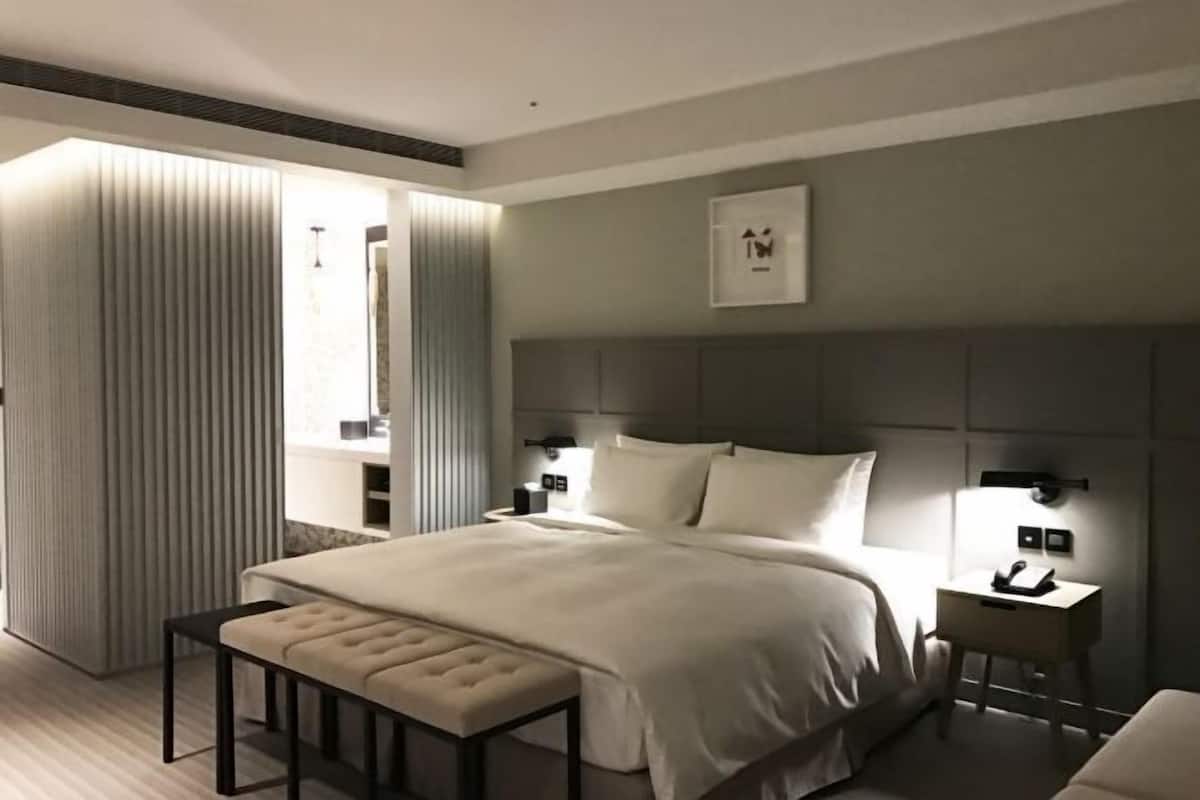 1 Schlafzimmer, hochwertige Bettwaren, Daunenbettdecken, Minibar