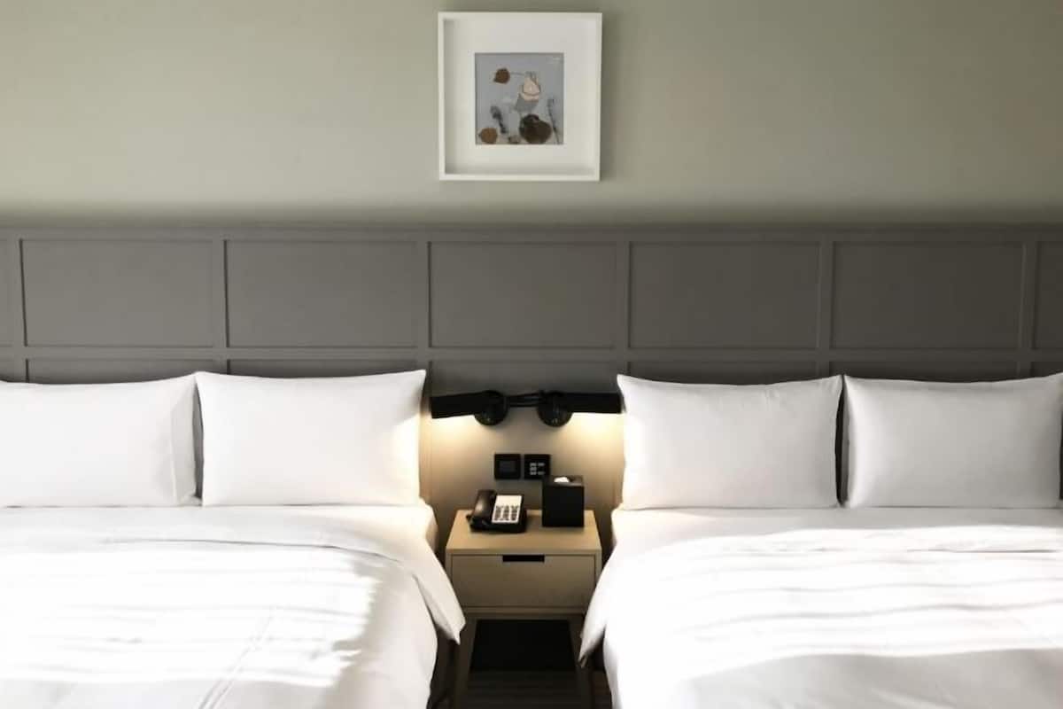 1 Schlafzimmer, hochwertige Bettwaren, Daunenbettdecken, Minibar