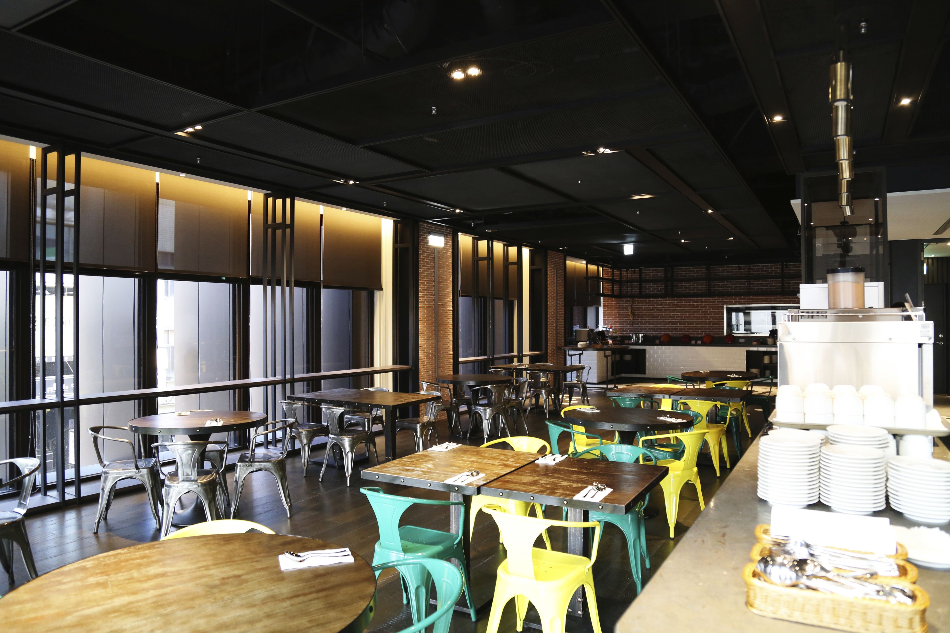 daily full breakfast (twd 450 per person)