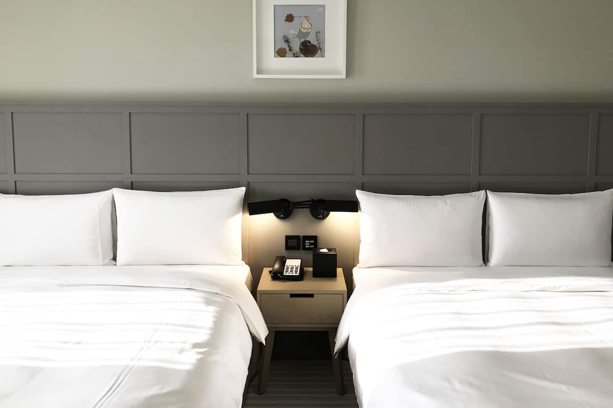 1 bedroom, premium bedding, down comforters, minibar