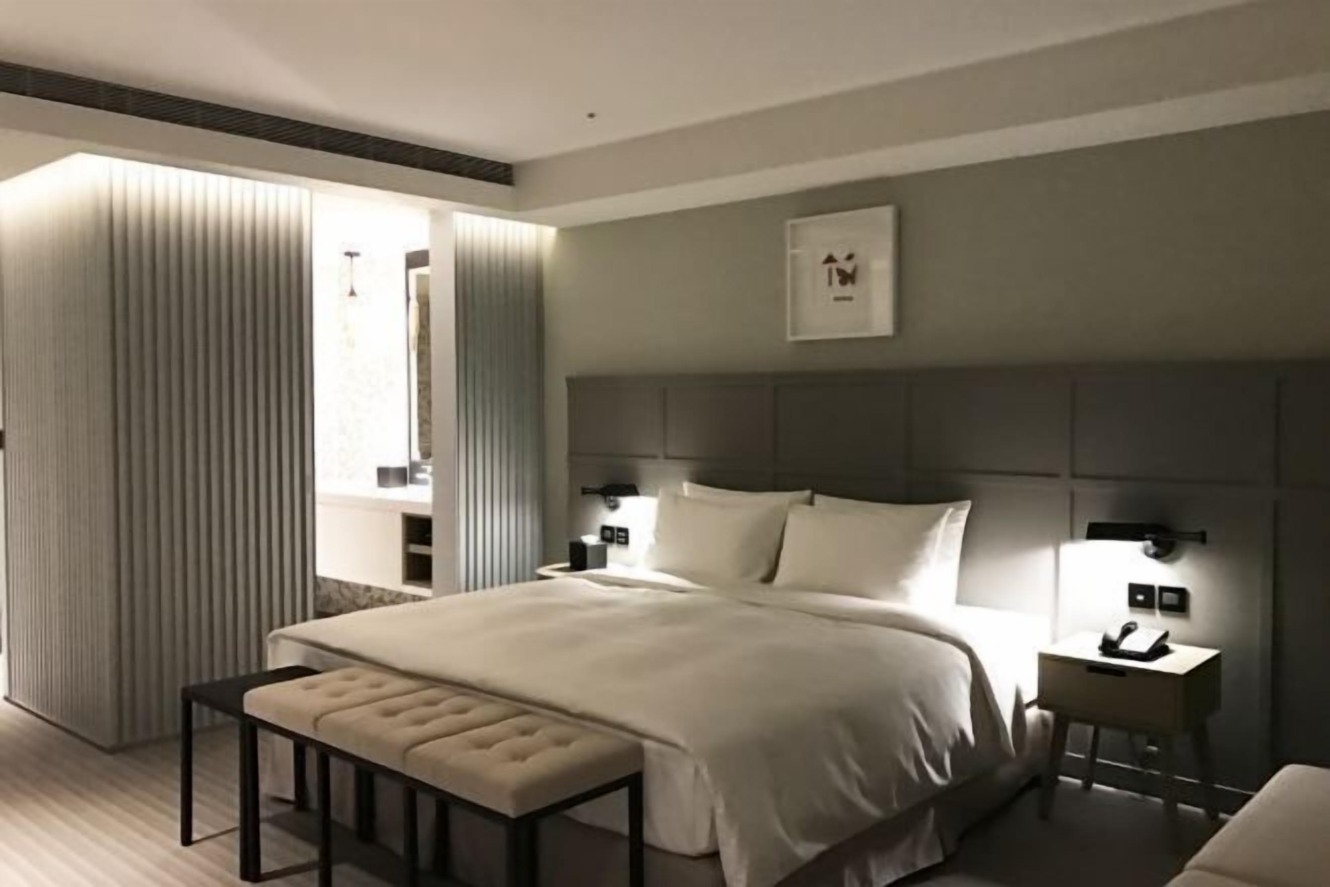 Hochwertige Bettwaren, Daunenbettdecken, Minibar, Zimmersafe