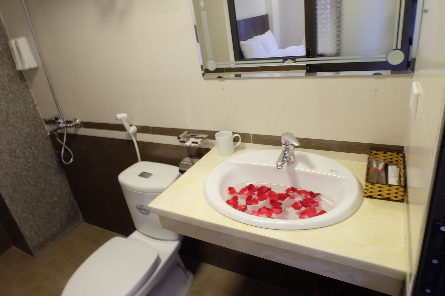 superior room | bathroom | shower, free toiletries, hair dryer, slippers