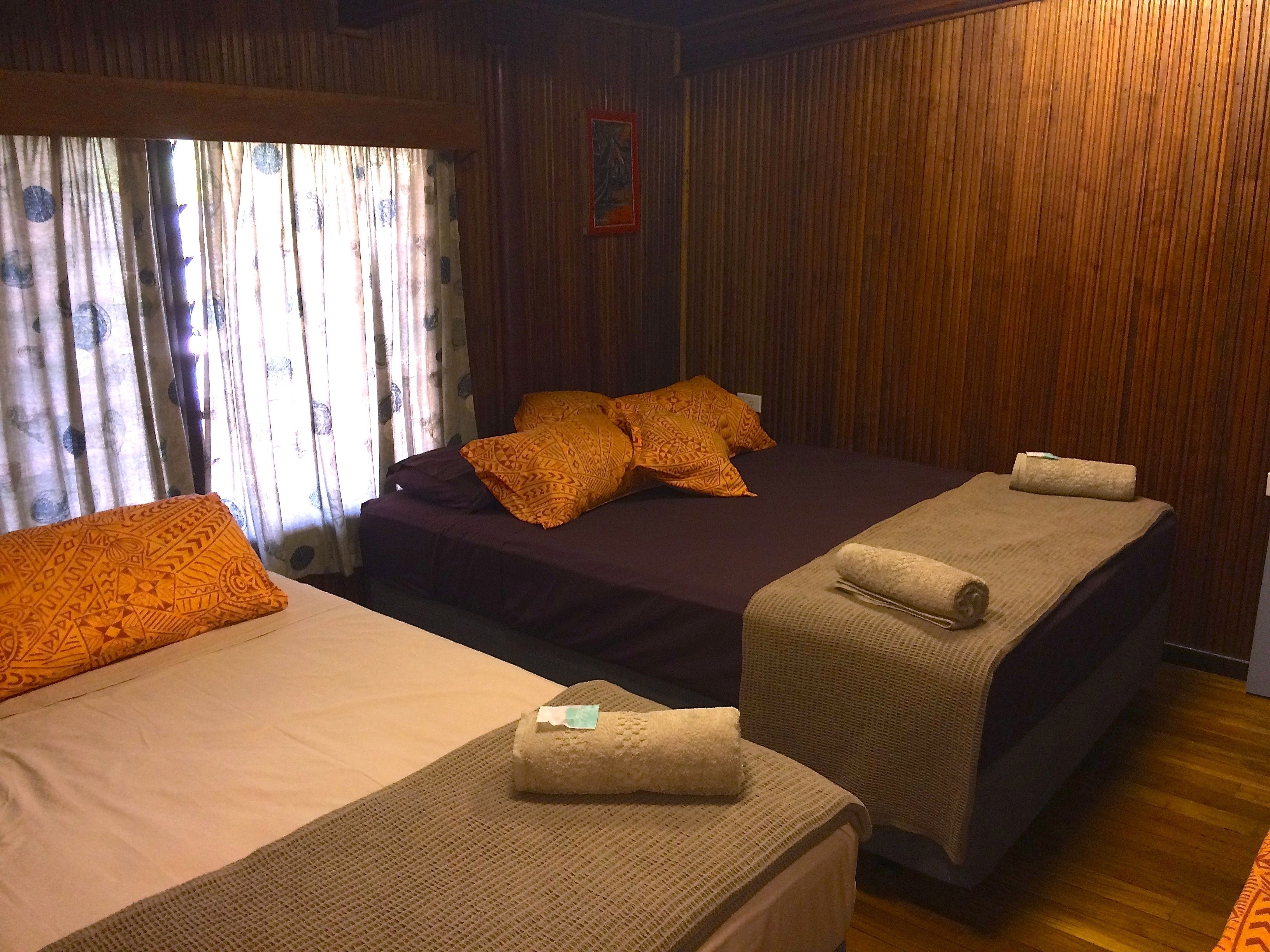 Driepersoonskamer, en-suite badkamer (Rm 3)