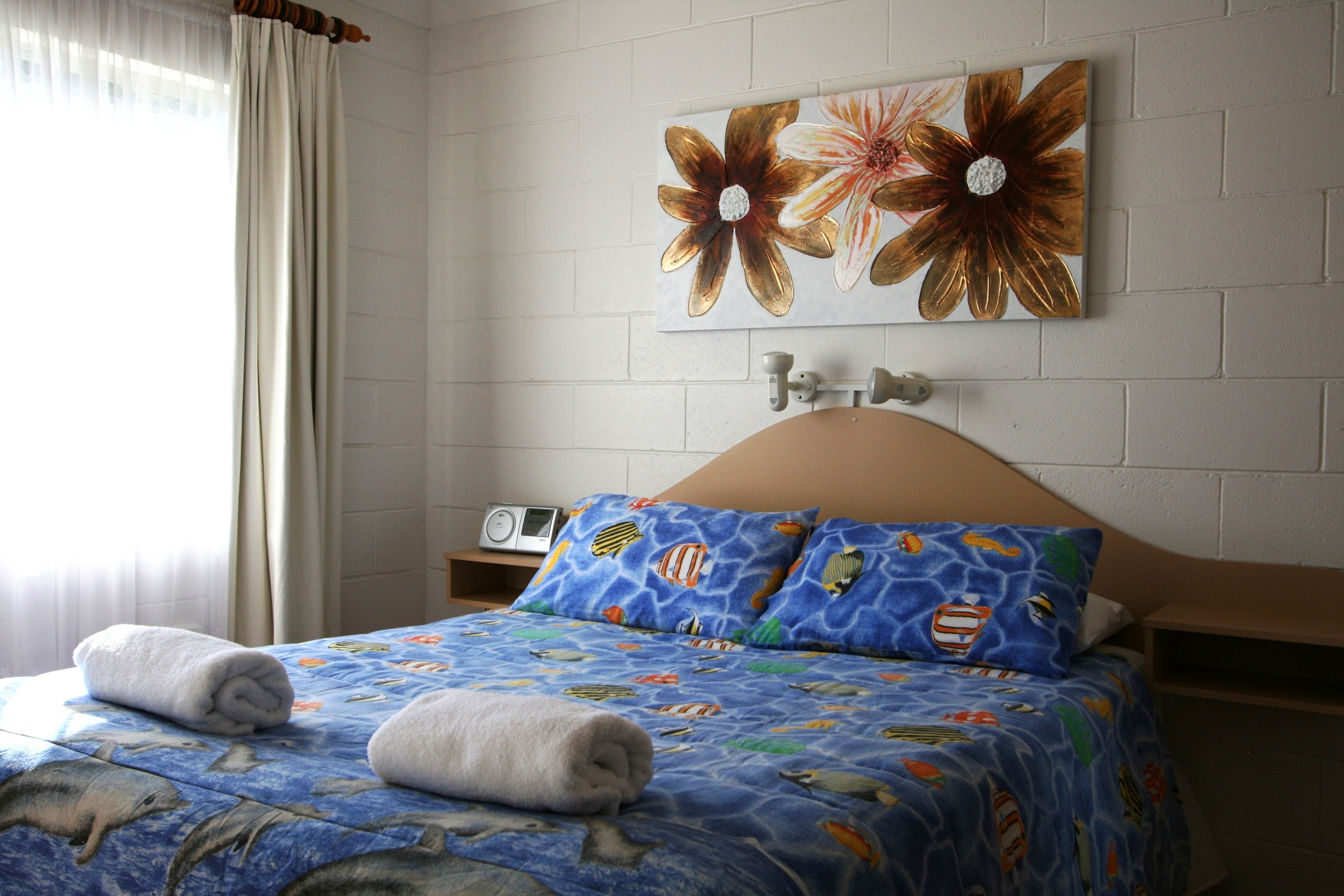 1 habitación, tabla de planchar con plancha, cunas y wifi gratis 