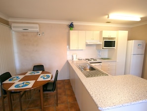 Comfort Apartment, 1 Bedroom, Lake View (Unit 1) | Private kitchen | Full-sized fridge, microwave, stovetop, dishwasher