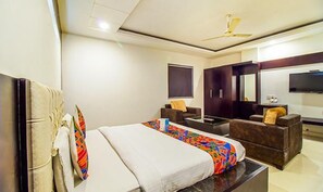 Suite | 1 slaapkamer, een minibar, een bureau, geluiddichte muren