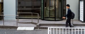 Property entrance - Capsule Plus Yokohama Sauna & Capsule (Yokohama)