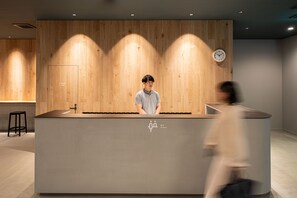 Reception - Capsule Plus Yokohama Sauna & Capsule (Yokohama)