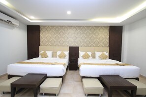 Family Double or Twin Room, 2 Bedrooms, City View | Bathroom | Shower, free toiletries, towels