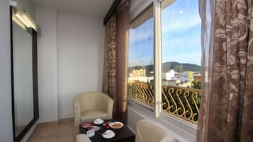 Club Room, 1 Bedroom, Non Smoking | Balcony