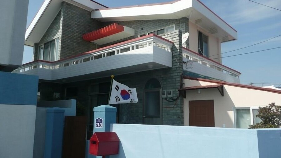 Springflower Guesthouse - Hostel