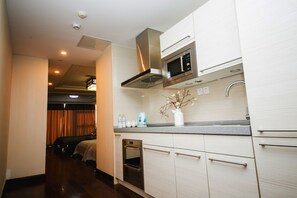 Classic-Apartment | Schreibtisch, Verdunkelungsvorhänge, kostenloses WLAN