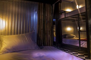 خزنة داخل الغرفة وواي فاي مجانًا