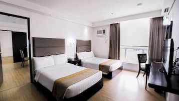 Kamar Double atau Twin Keluarga | Meja kerja, setrika/meja setrika, Wi-Fi gratis, dan seprai linen