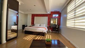 Suite (Bridal) | Een bureau, een strijkplank/strijkijzer, gratis wifi, beddengoed