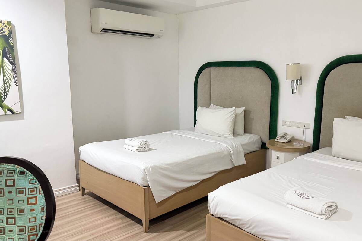 Superior Room | Desk, iron/ironing board (on request), free WiFi, bed sheets