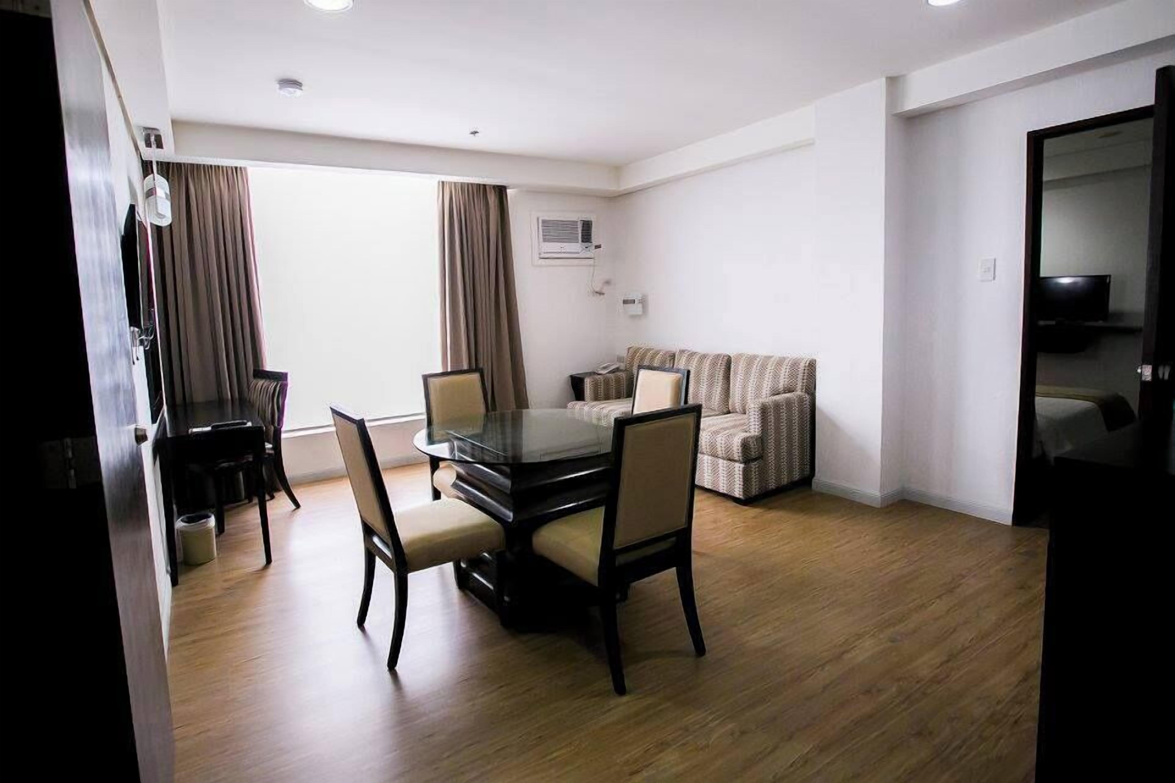 Family Double or Twin Room | Living area