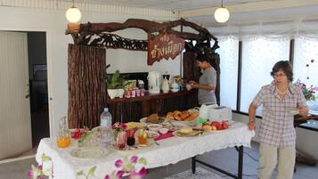 Daily English breakfast (THB 200.00 per person)