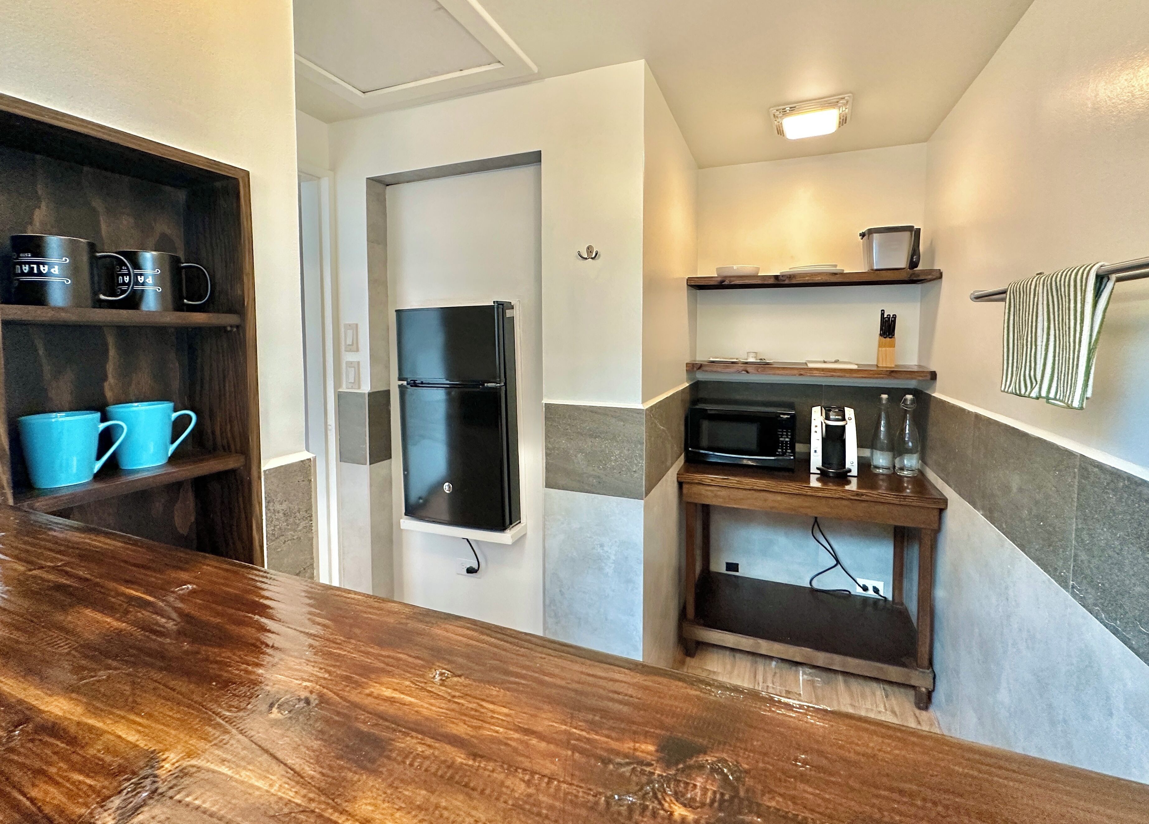 starlight room | living area | 40-inch smart tv with cable channels