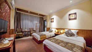 Deluxe Twin Room | Blackout drapes, soundproofing, WiFi (free) - Parkside Hostel (Guilin)
