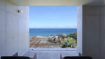 Deluxe Twin Room (Sea view) | Balcony view