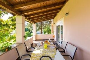 Family Villa, 5 Bedrooms, Private Pool, Mountain View | Terrace/patio