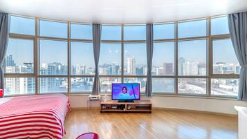 Premium bedding, individually decorated, individually furnished, desk