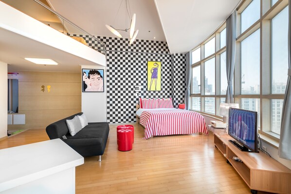 City View Suite | Living room