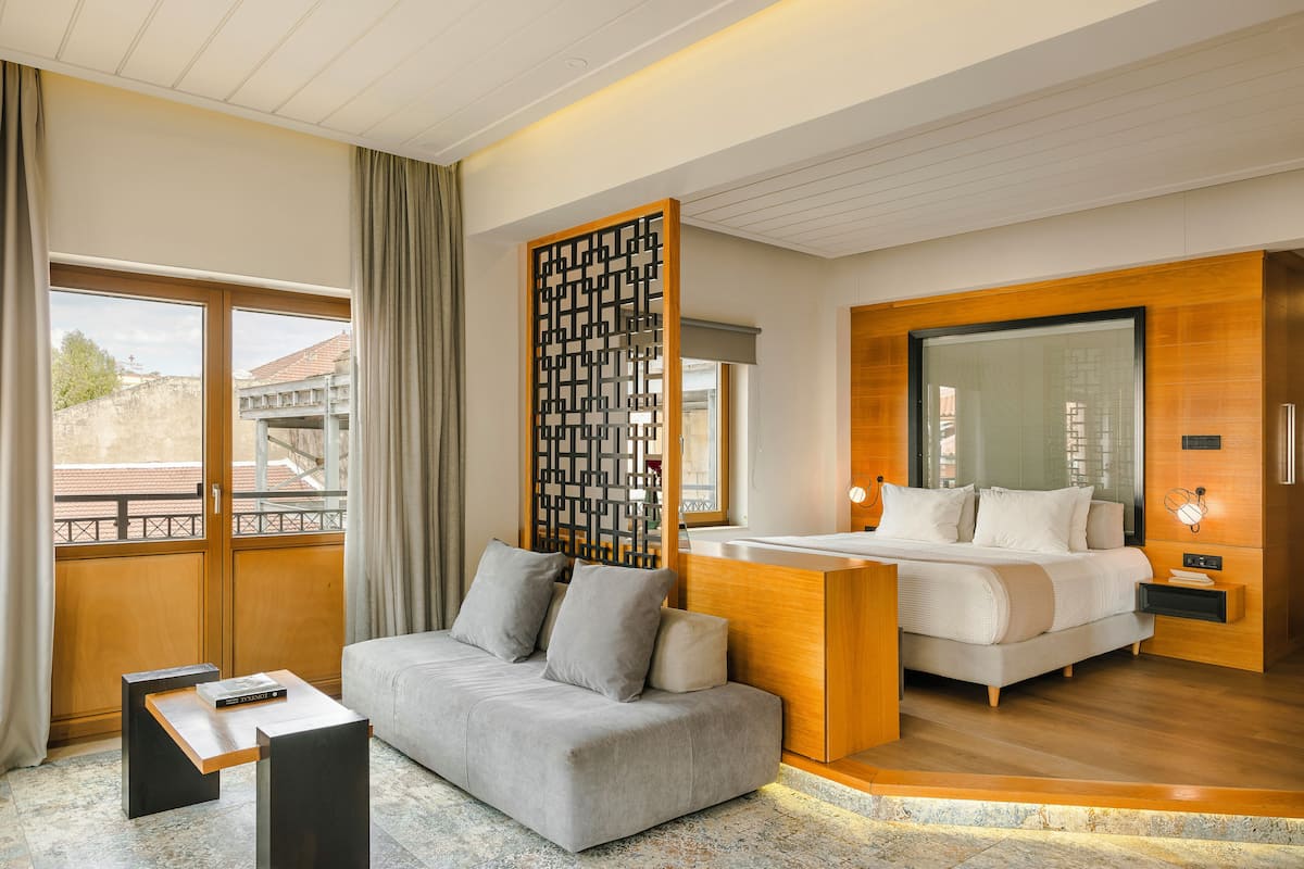 Superior Suite | Egyptian cotton sheets, premium bedding, pillow-top beds, in-room safe